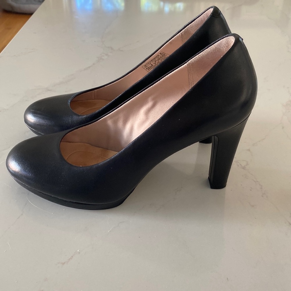Black rockport platform heel size 8.5